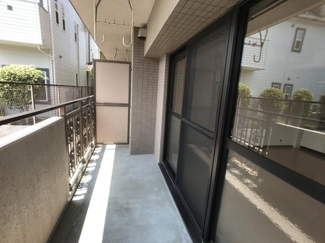 ファミール吉川（102） バルコニー