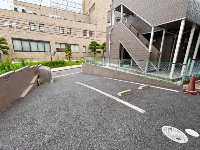 ＷｉｌｌＣａｍｅｌｌｉａＥａｓｔ駐車場（0001） 駐車場