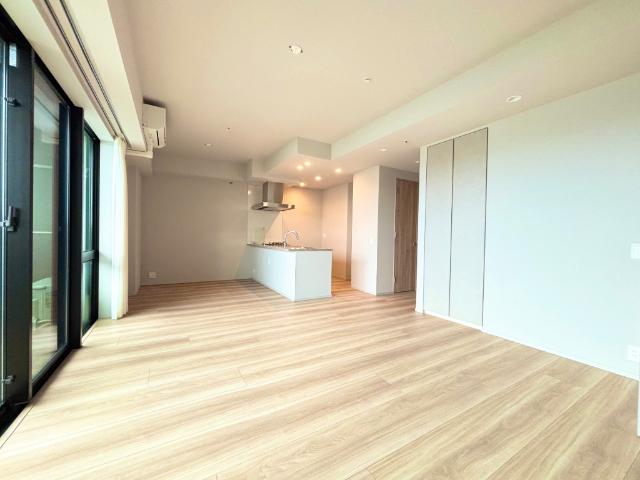 ＵＲＡＷＡ　ＴＨＥ　ＴＯＷＥＲ リビング