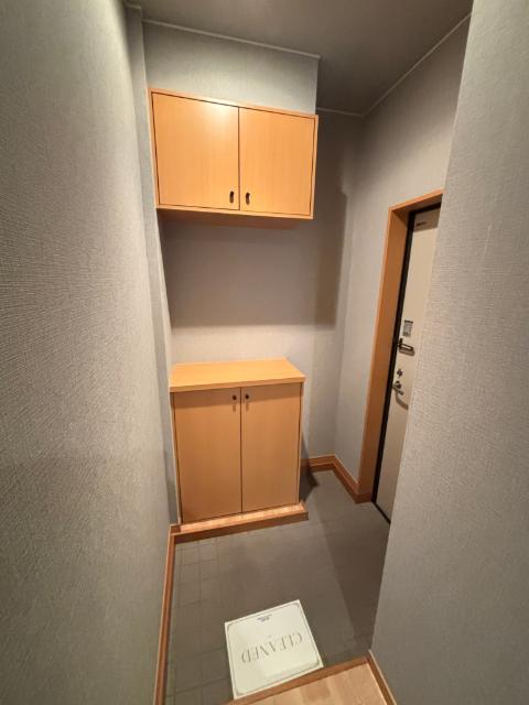 アロース（0202） 玄関