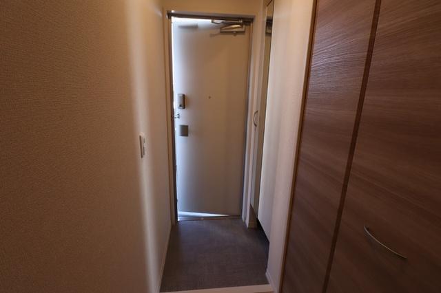 レジデンスヒルトップⅨ（306） 玄関