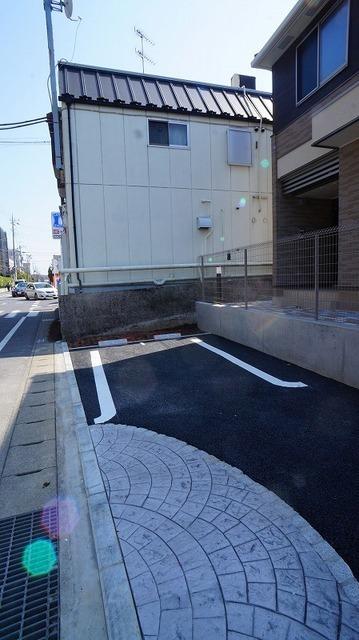ゾンネⅡ（103） 駐車場