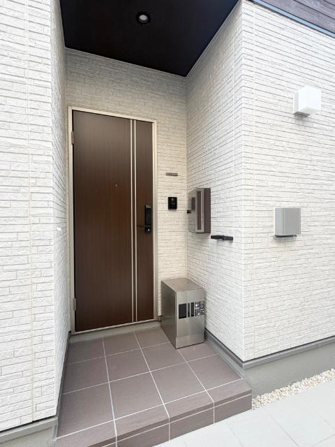 Ｗｉｓｔｅｒｉａ　Ｃｏｕｒｔ（0103） 玄関