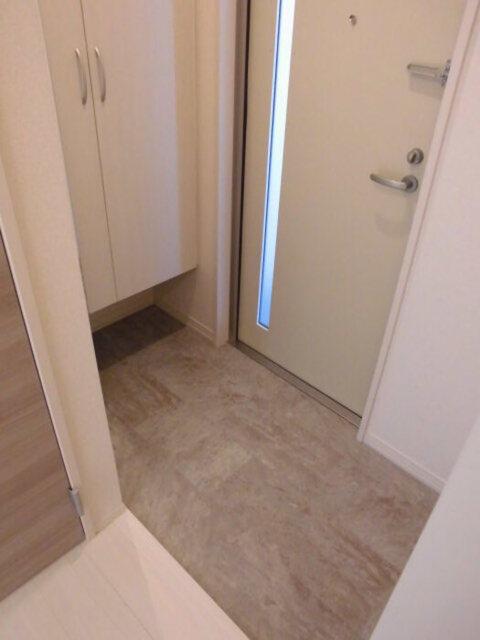 フルールおおたかの森（301） 玄関
