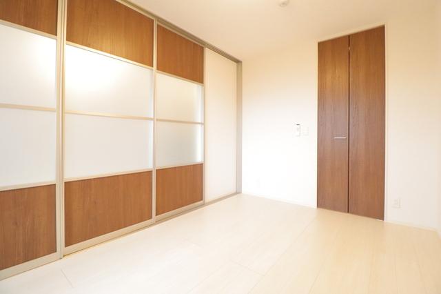 ﾛｲｼﾞｪﾝﾄﾊﾟｰｸｽ ﾚｲｸﾀｳﾝ Ⅲ　Ｉ（305） 部屋画像