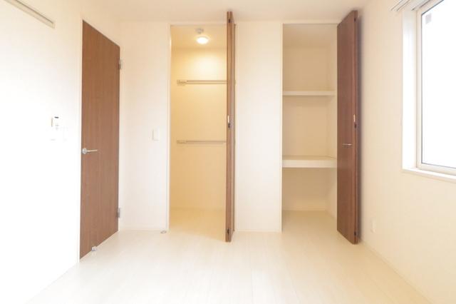 ﾛｲｼﾞｪﾝﾄﾊﾟｰｸｽ ﾚｲｸﾀｳﾝ Ⅲ　Ｉ（305） 部屋画像