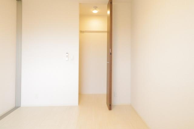 ﾛｲｼﾞｪﾝﾄﾊﾟｰｸｽ ﾚｲｸﾀｳﾝ Ⅲ　Ｉ（305） 部屋画像