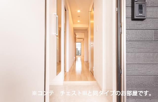 ホワイトタウンＢ（303） 玄関