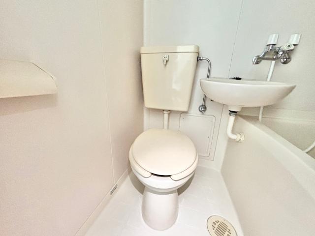 アーバンハイツ梅屋敷（0303） トイレ