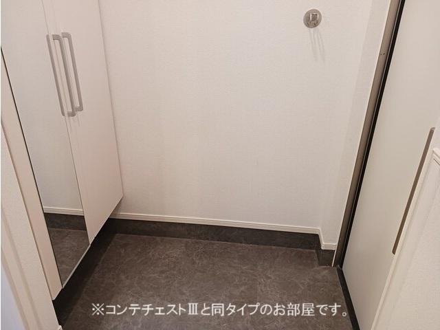 ルミエ　エトワール（105） 玄関