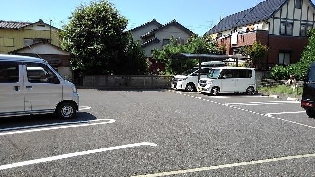ピエール　リヴィエール（101） 駐車場