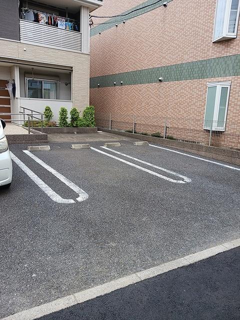 ネーヴェ・レジデンス（101） 駐車場