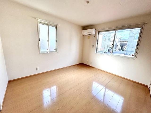 ロイヤルヒルズJ（102） 部屋画像