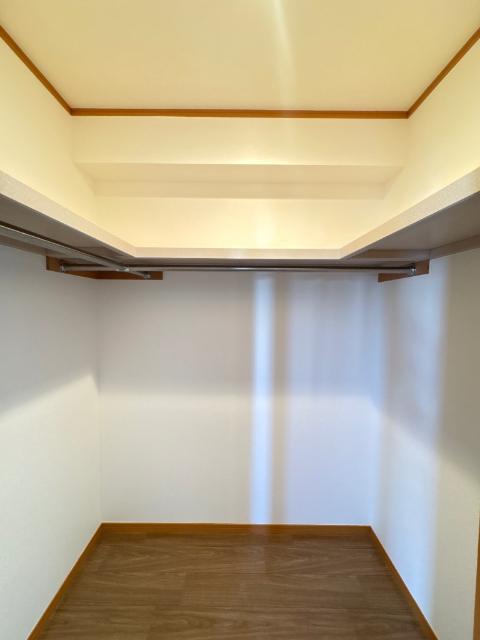 Ｌｕｎａ　Ｈｅｉｇｈｔｓ　金堀１番館（0102） 収納