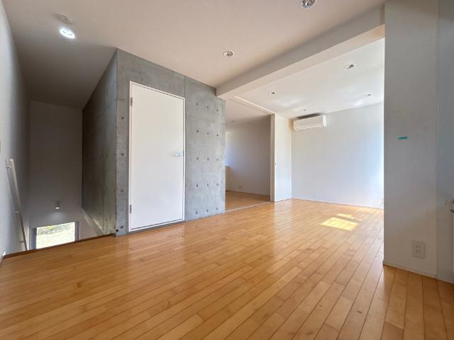 ｂａｕ　ｎｅｕｎ（000I） リビング