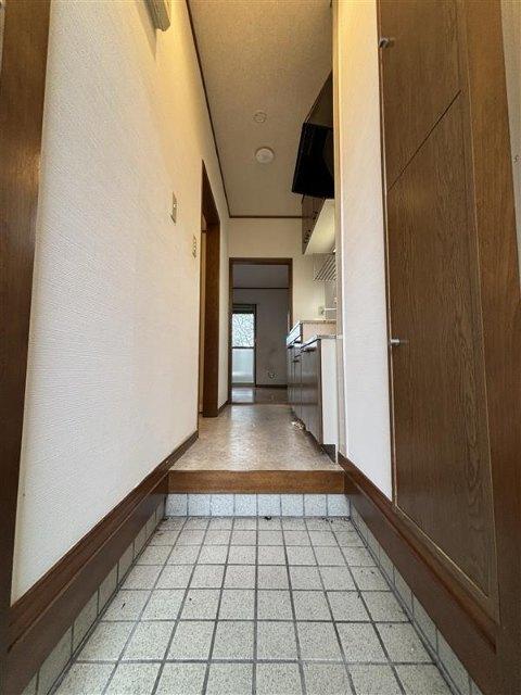 オクテット（0102） 玄関