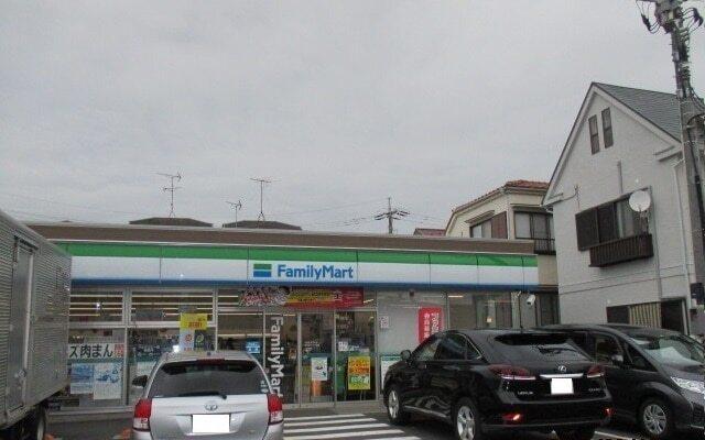 ファミリーマート：1000m