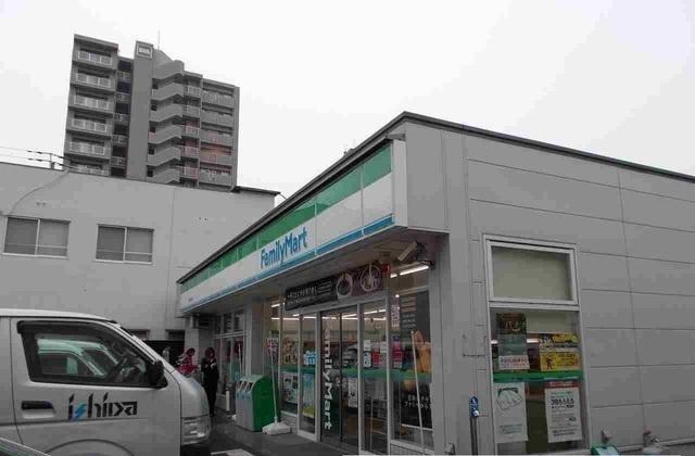 ファミリーマート藤塚店さん：290m