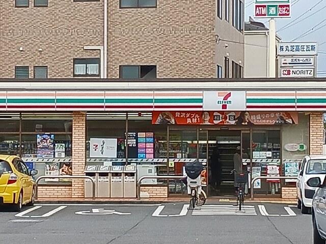 セブンイレブン：761m