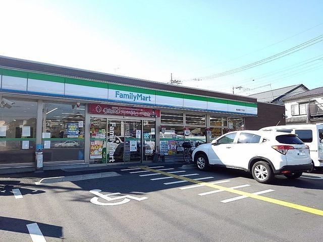 ファミリーマート草加旭町２：240m