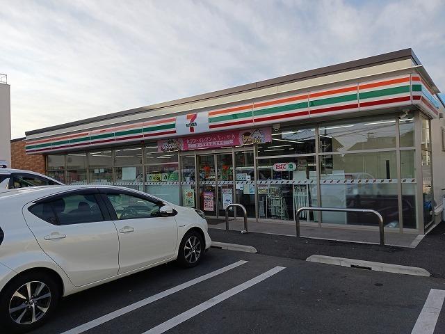 セブンイレブン松戸高塚店：300m