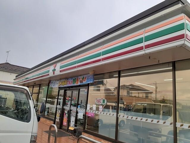 セブンイレブン：570m
