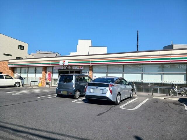 セブンイレブン：328m