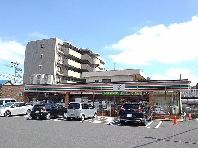 セブンイレブン吉川木売２丁目店：300m