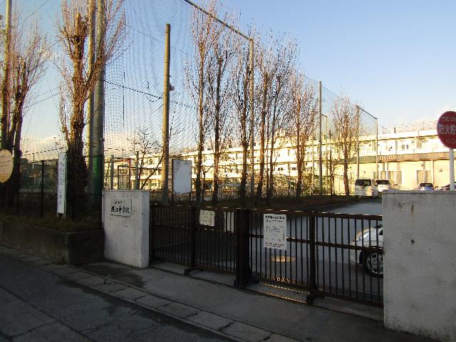 浦安市立堀江中学校：580m