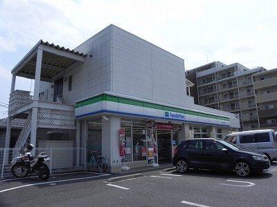 ファミリーマート：350m