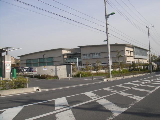 川口市立戸塚スポーツセンター：1209m