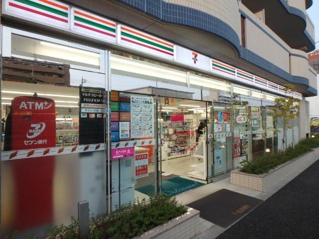 セブンイレブン練馬平和台駅前店：95m
