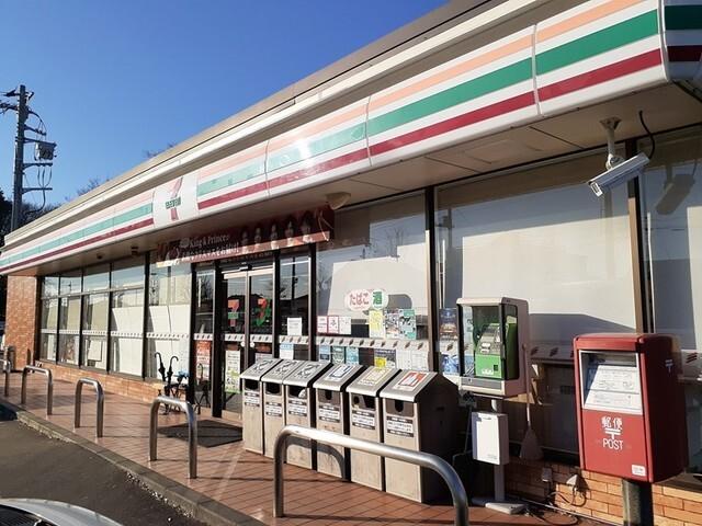 セブンイレブン牛久刈谷団地入口：450m