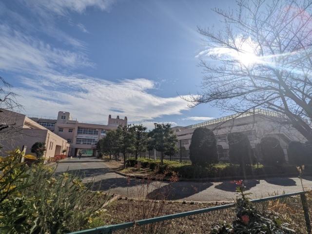 横浜市立中川西中学校：801m