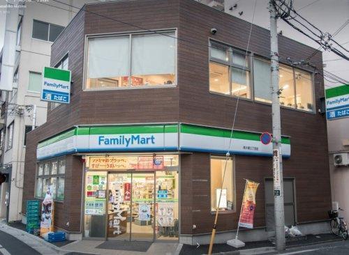 ファミリーマート南大塚三丁目店：110m