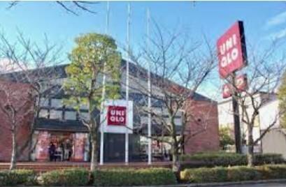 ユニクロ江戸川一之江店：677m