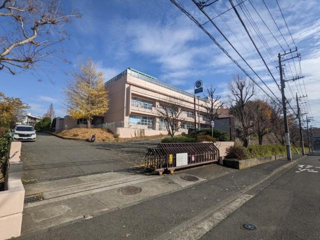 横浜市立中川西中学校：659m