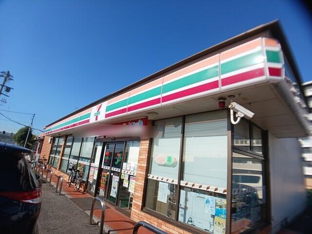 セブンイレブン：587m
