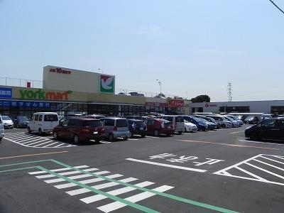 ヨークマート花野井店：550m