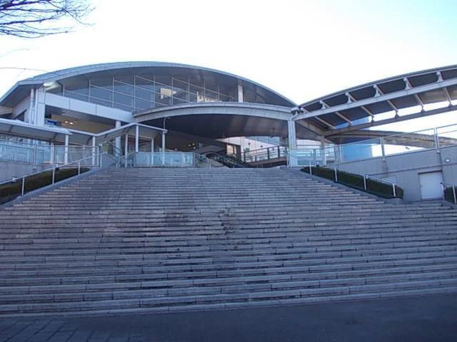 牛久駅西口：1300m