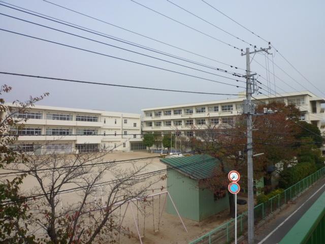我孫子市立我孫子第三小学校：844m