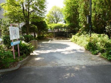 上野毛四丁目小緑地：516m