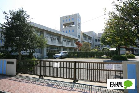 横浜市立都筑小学校：530m