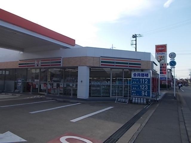 セブンイレブン：270m