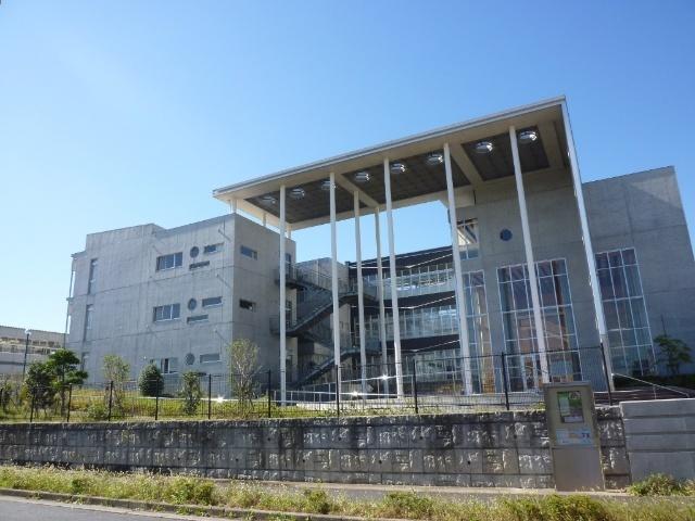 千葉市立おゆみ野南小学校：703m