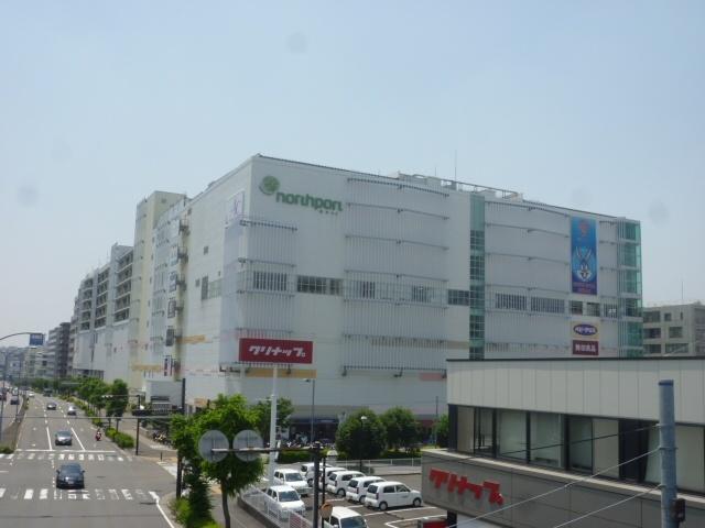 ロピアノースポート・モール店：68m