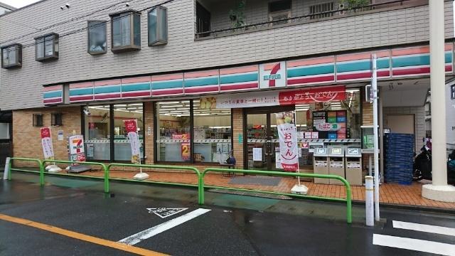 セブンイレブン板橋南町店：303m