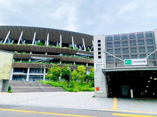 都営大江戸線 「国立競技場」 駅：300m