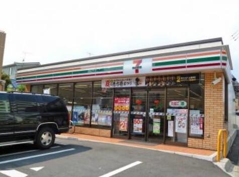 セブンイレブン大田区西蒲田1丁目店：223m