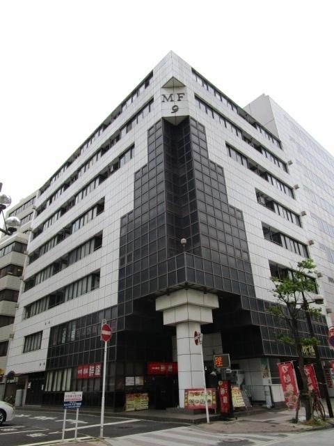 ちばぎんざ図書館：559m